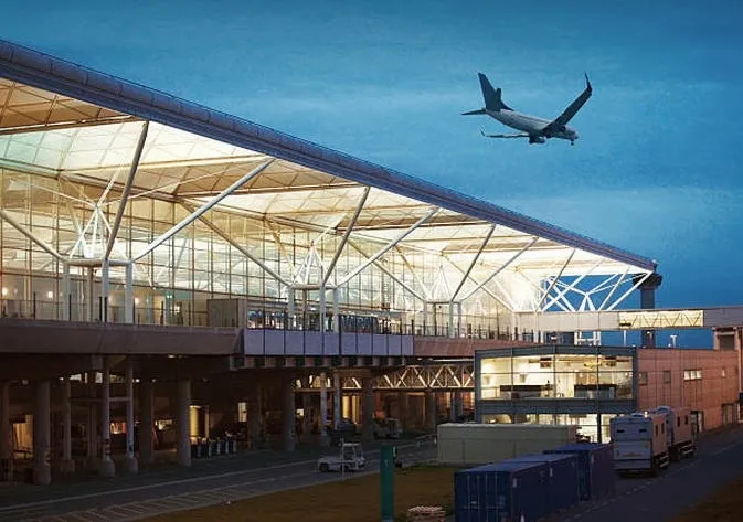 Jak wygodnie dojechać z lotniska Stansted do Londynu?