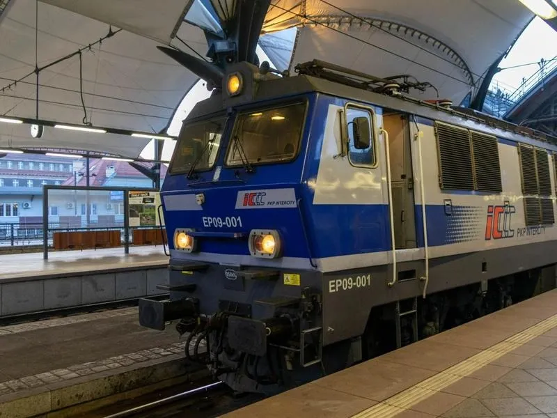 Jakie pociągi i tabor oferuje PKP dla podróżnych?