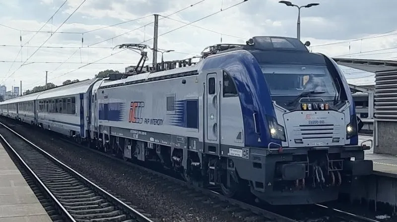 Kiedy i ile przed odjazdem można zwrócić bilet PKP Intercity?