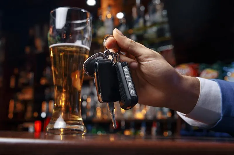 Kiedy po 200 ml wódki mogę bezpiecznie wsiąść za kierownicę?