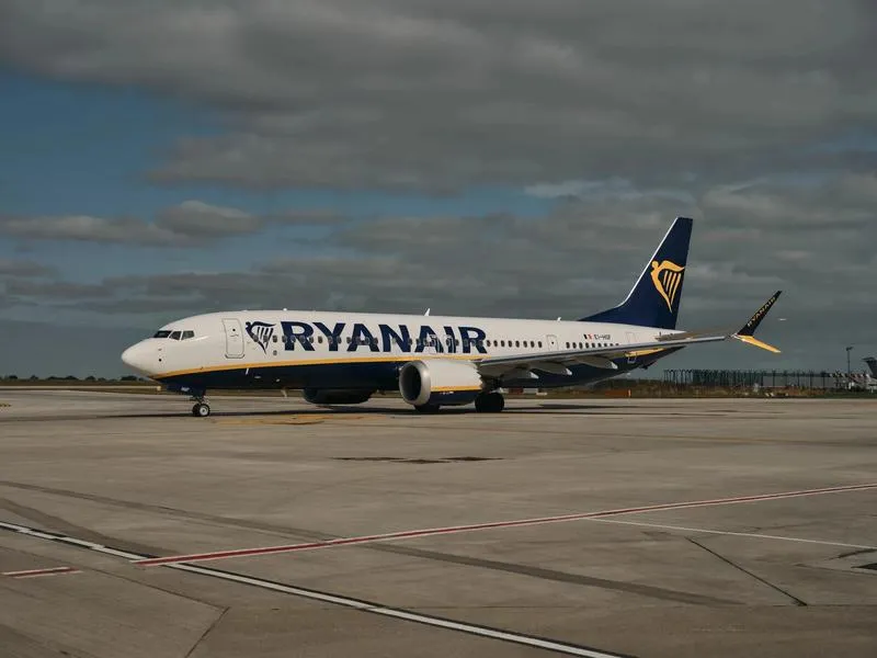 Przewodnik po rezerwacji biletów na samolot Ryanair – proste kroki do udanej podróży