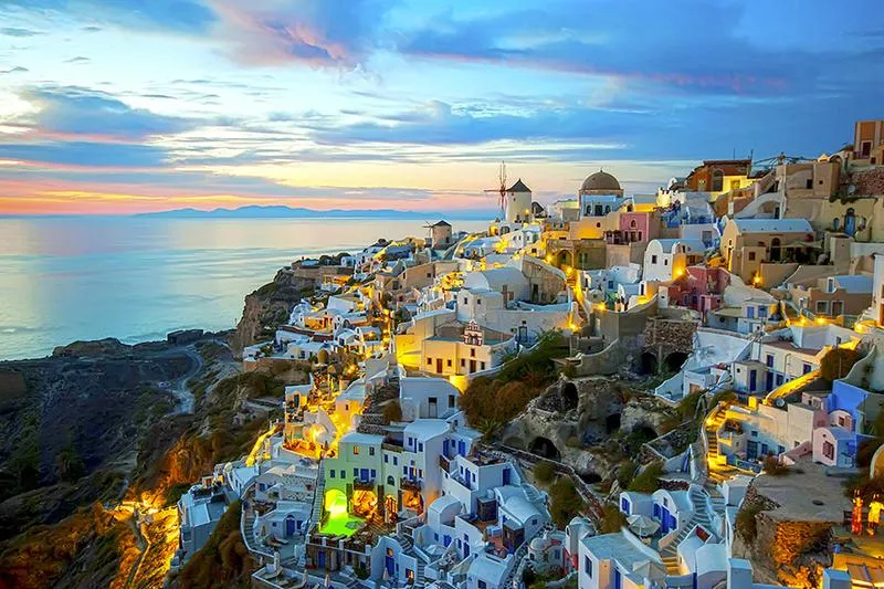 Przewodnik po wakacyjnych niezbędnikach - co zabrać na wakacje do Grecji?