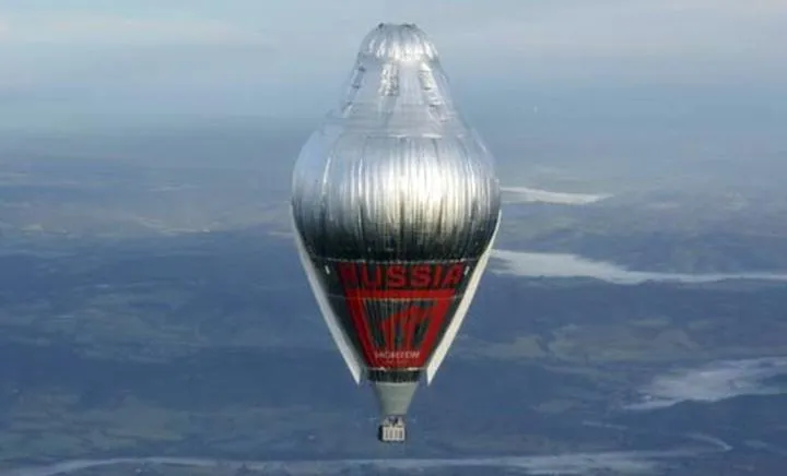 Czas lotu dookoła Ziemi