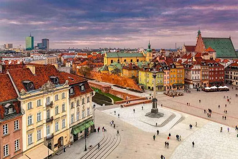Ruch samochodowy Stare Miasto Warszawa