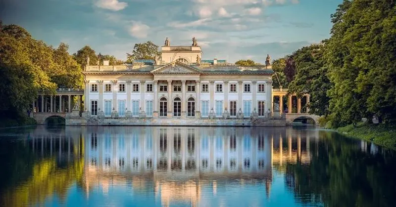 Taksówka do Łazienek romantyczna podróż