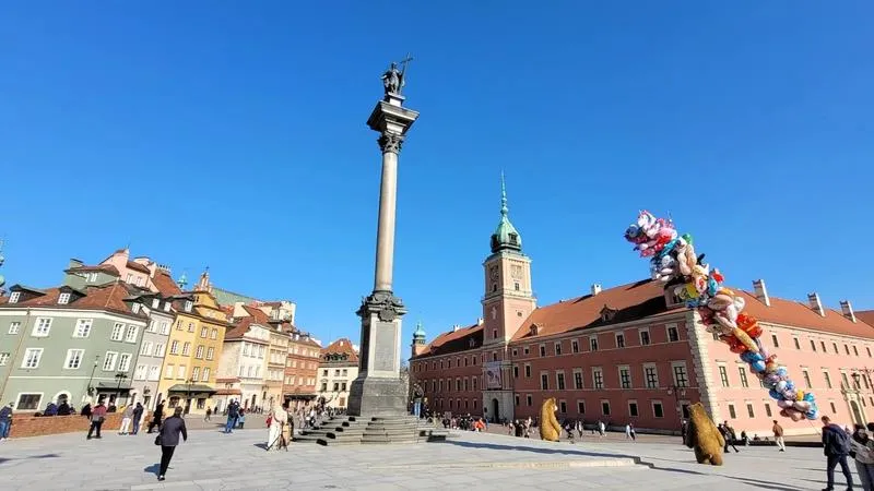 Transport publiczny Warszawa turyści